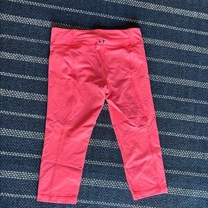 Under Armour Small, fitted neon Pink Leggings